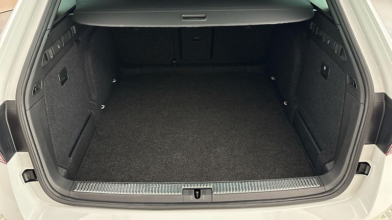 Škoda Superb 2.0 TDI DSG 4x4 Sportline Comb - fotka 17 z 29