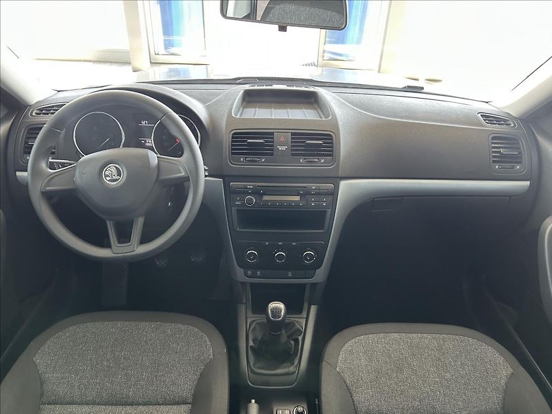 Škoda Yeti 1,2   TSI 81kW,SERVISKA - fotka 9 z 21