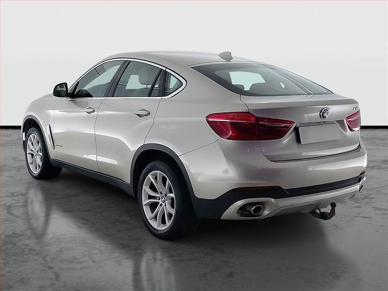 BMW X6 (2015) xDrive30d - fotka 4 z 23