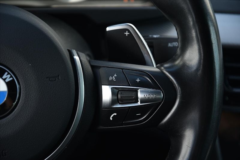 BMW X6 xDrive M50d 280kW SERVIS.KNIHA - fotka 17 z 28