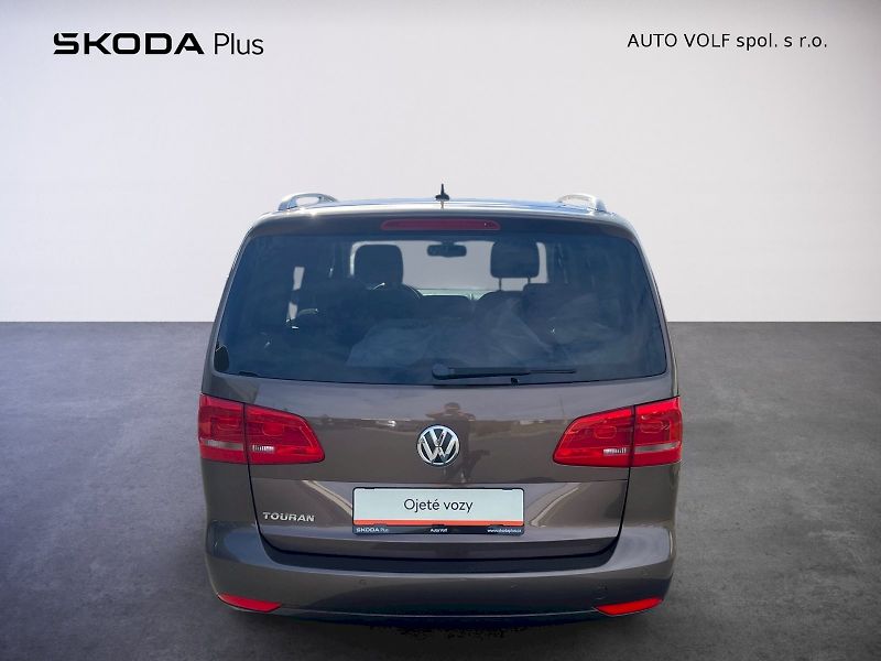 Volkswagen Touran (2013) Comfortline 1.4 TSI 103 kW 6°m - fotka 9 z 30