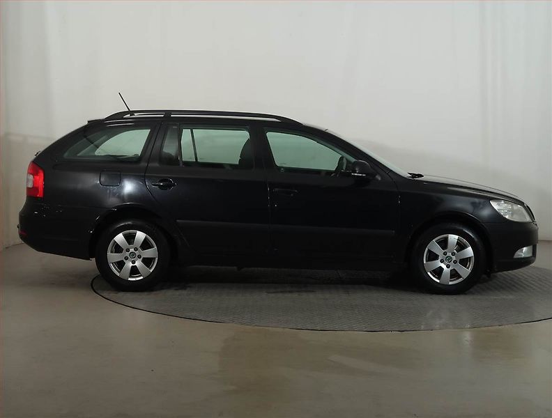 Škoda Octavia (2012) 1.6 TDI, Tempomat - fotka 6 z 13