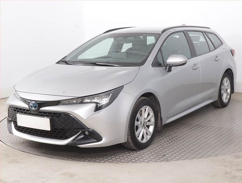 Toyota Corolla (2023) 2.0 Hybrid - fotka 2 z 16
