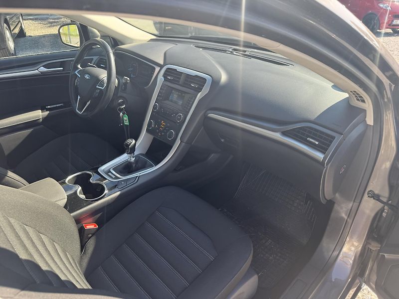 Ford Mondeo (2015) 1.5(118KW) 1MAJITEL,SERVISKA - fotka 29 z 45