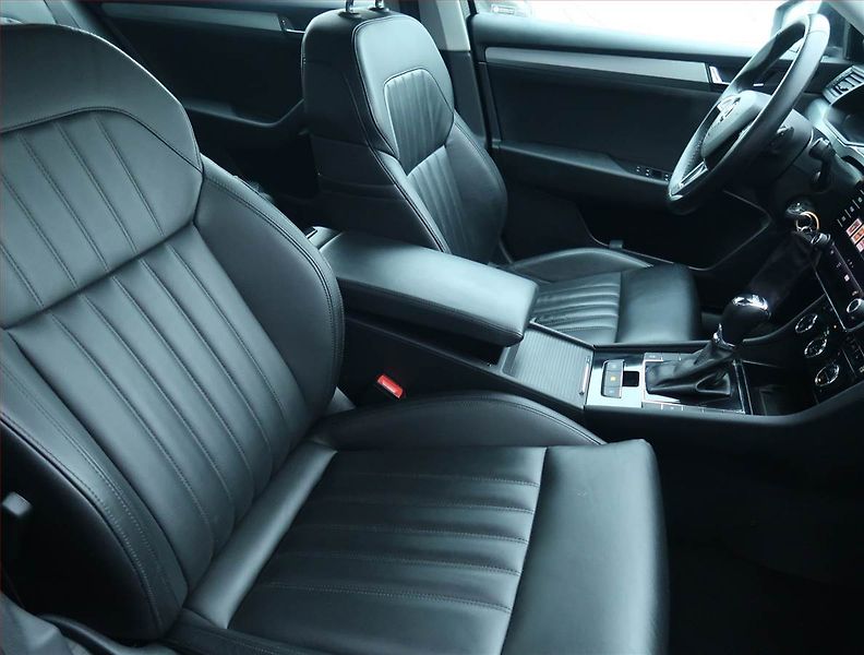 Škoda Superb (2018) Style 2.0 TDI, Automat, Kůže - fotka 9 z 15