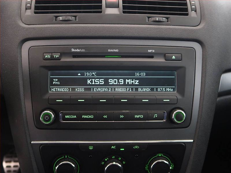 Škoda Octavia (2011) Ambition 1.2 TSI - fotka 12 z 13