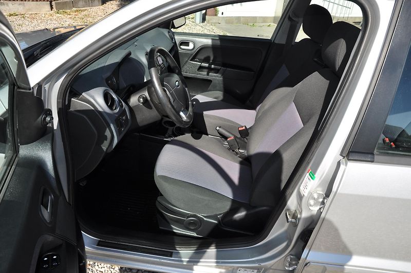 Ford Fusion 1.4i 59kW 5dv. - fotka 6 z 12