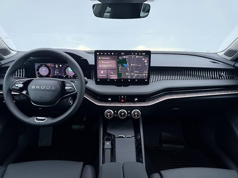 Škoda Superb (2025) L&K 7DSG 2,0 TDI - fotka 6 z 26