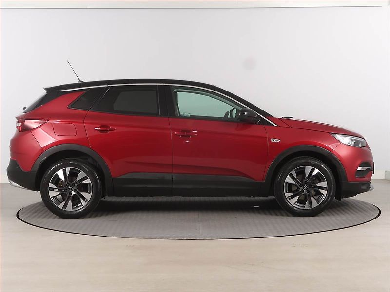 Opel Grandland X (2019) 1.2 Turbo, ČR,1.maj - fotka 6 z 17