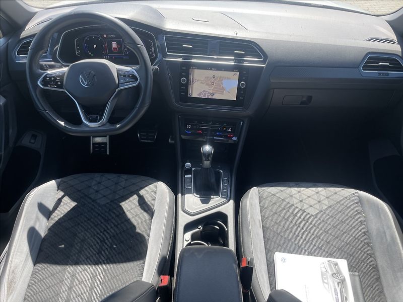 Volkswagen Tiguan 2,0 TDi 110kw DSG R-Line LED R - fotka 14 z 40