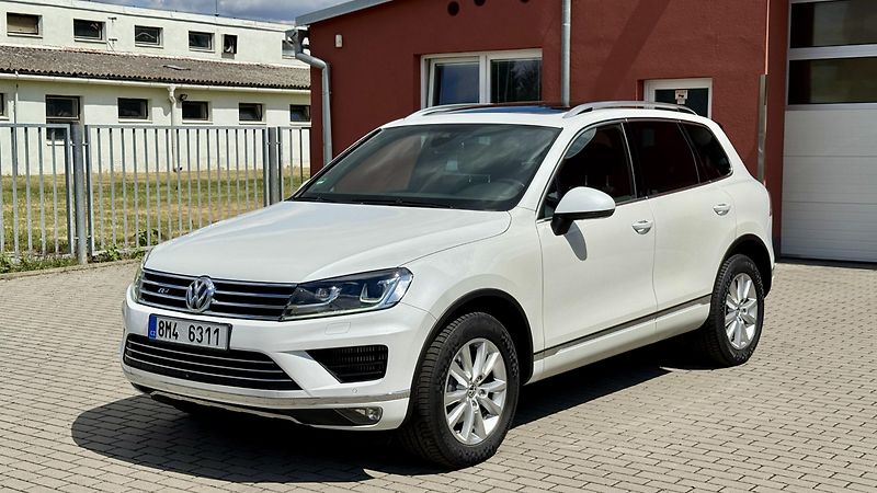 Volkswagen Touareg 3.0TDi*193kW*R-LINE*PERLEŤ - fotka 2 z 35