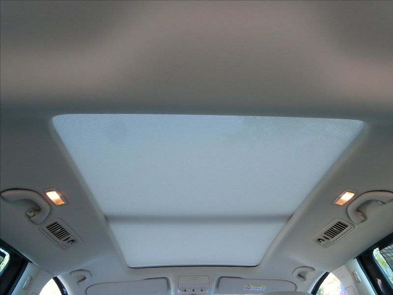 Volkswagen Sharan 2,0 TDi HIGHLINE, rezervace - fotka 18 z 50