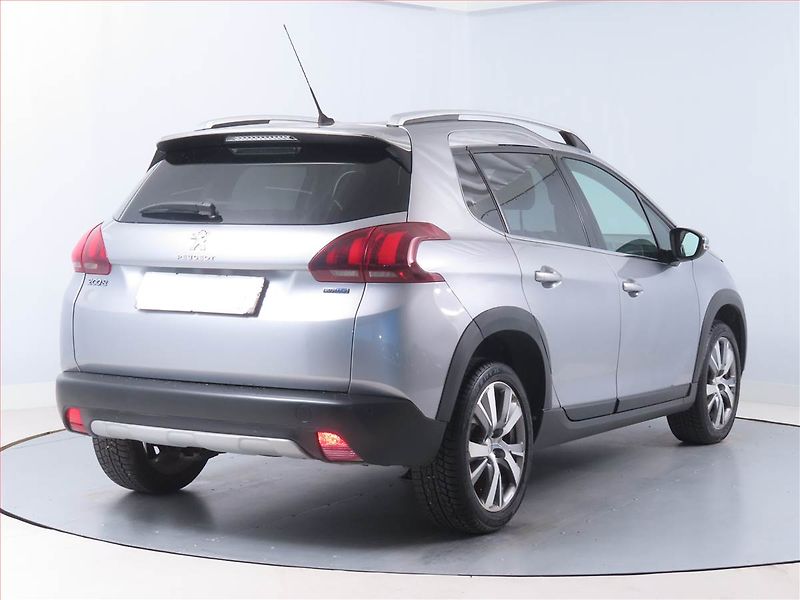 Peugeot 2008 (2016) 1.6 BlueHDi, Serv.kniha, Navi - fotka 5 z 13