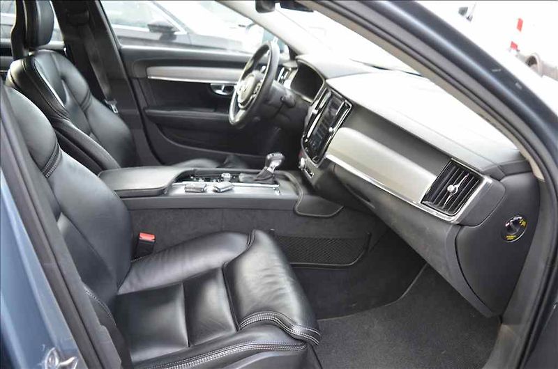 Volvo V90 (2017) CROSS COUNTRY D5 2,0 AWD - fotka 21 z 24