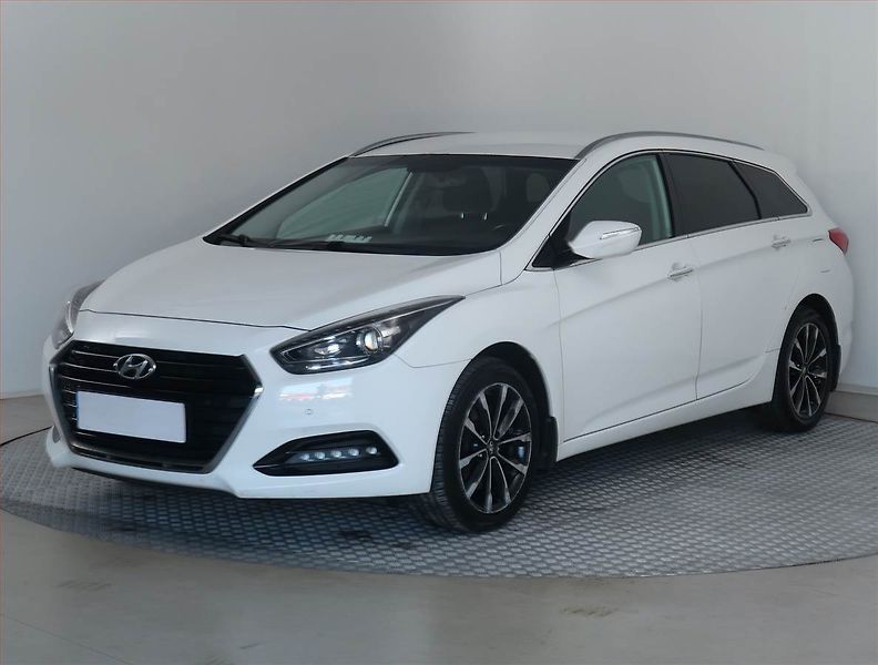 Hyundai i40 (2018) 1.7 CRDi, Navi, Tempomat - fotka 2 z 17