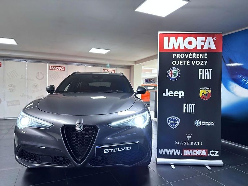 Alfa Romeo Stelvio (2020) 2.0T 280k AT8 ZF Q4 4x4 Veloce - fotka 2 z 18