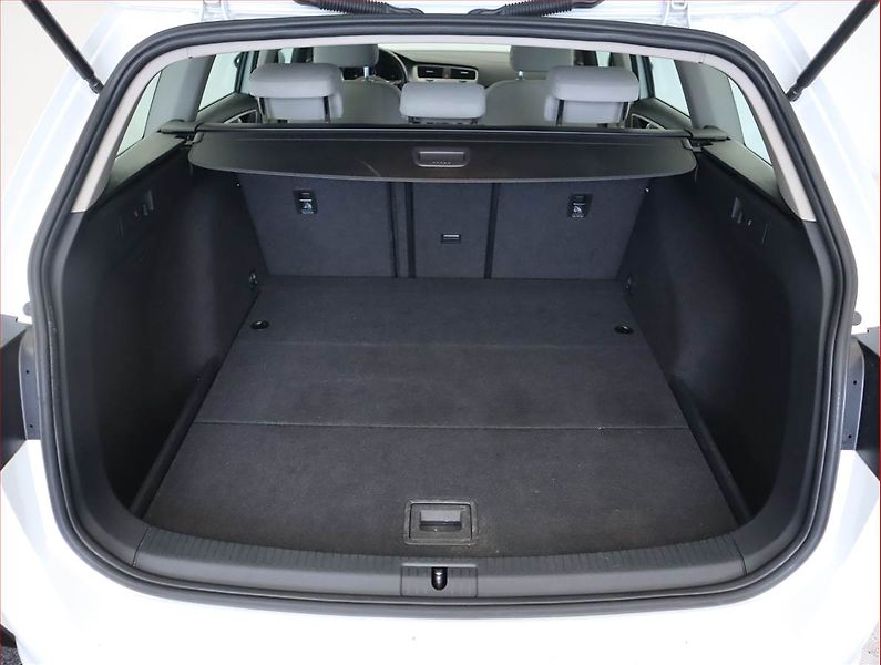 Volkswagen Golf (2015) 1.6 TDI, Tempomat - fotka 14 z 17