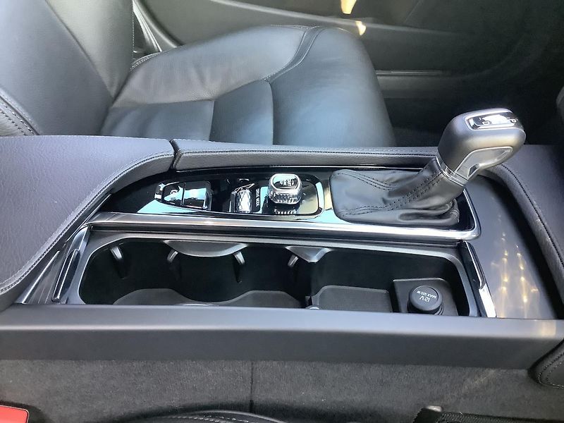 Volvo V90 (2018) CrossCountry 4x4  - fotka 39 z 40