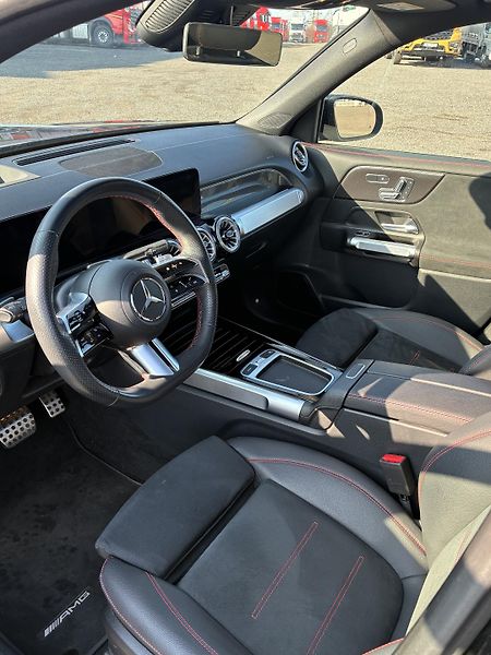 Mercedes-Benz GLB (2024) 200d 4MATIC - fotka 12 z 16