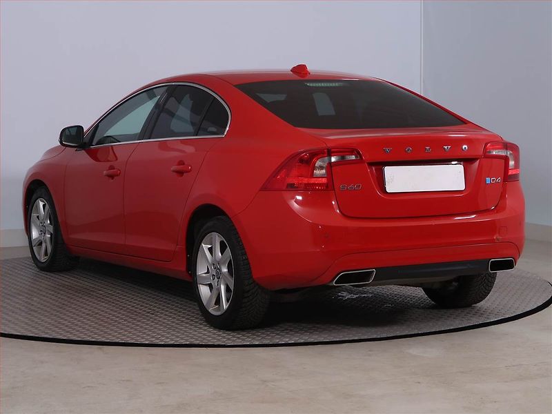 Volvo S60 (2014) D4 Polestar, Xenony, Tempomat - fotka 4 z 19