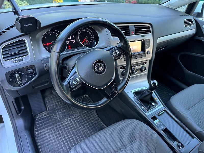 Volkswagen Golf (2016) VW Golf Variant VII 1.6 TDI - fotka 11 z 16