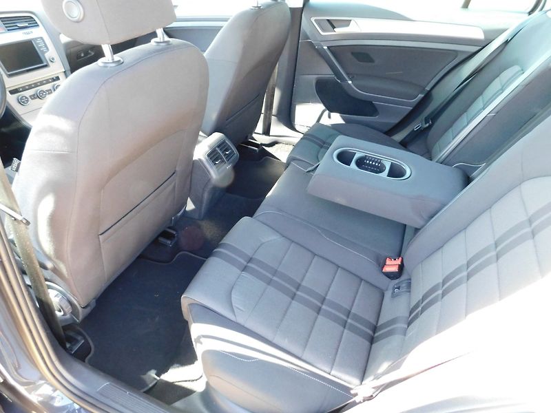 Volkswagen Golf (2015) VII KOMBI 2.0 TDI - fotka 20 z 45