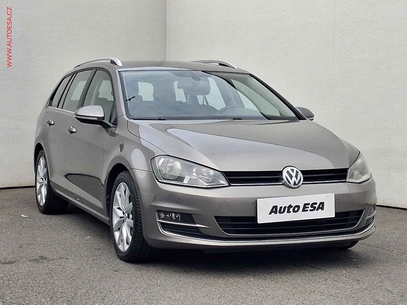 Volkswagen Golf (2014) 2.0TDi, Highline, navi - fotografie inzerátu