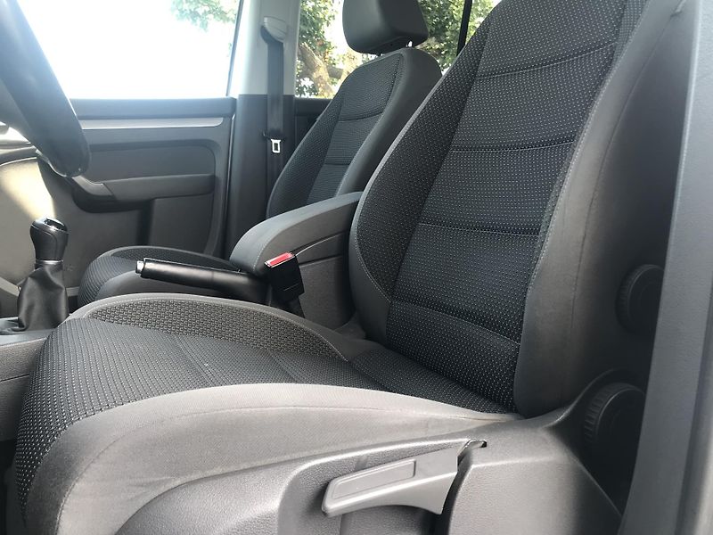 Volkswagen Touran 1.4 TSI 110 KW CNG/Benzín - fotka 10 z 18