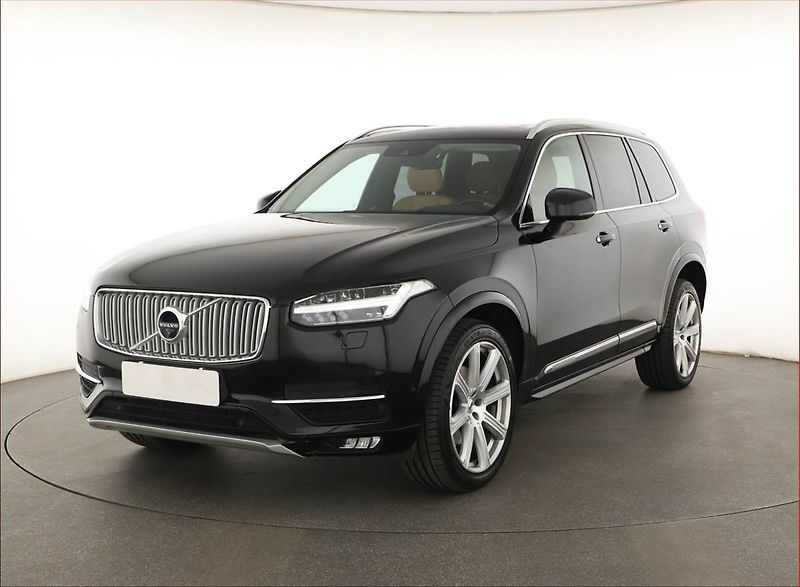 Volvo XC90 (2015) D5 AWD, 4X4, Automat, 7 míst - fotka 2 z 20