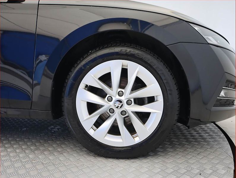 Škoda Octavia (2023) Style 2.0 TDI, Automat - fotka 15 z 23