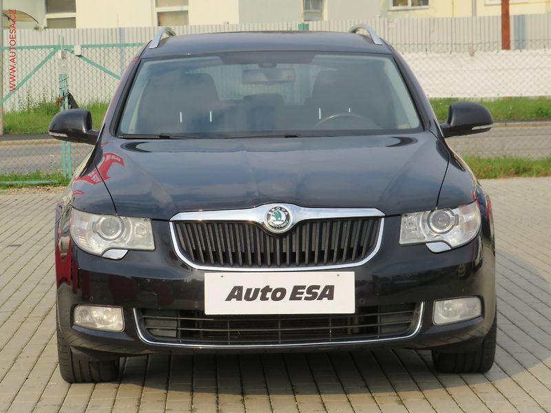 Škoda Superb (2011) 3.6 V6 4x4, ČR, Exclusive - fotka 2 z 28