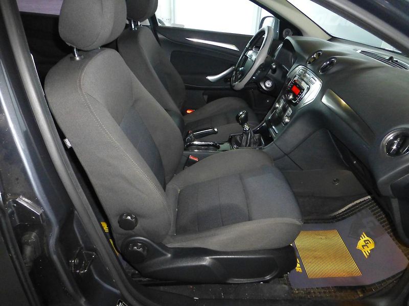 Ford Mondeo (2008) 2,0TDCI*DIGIK*ALU*PARK.S*TAŽNÉ - fotka 17 z 22