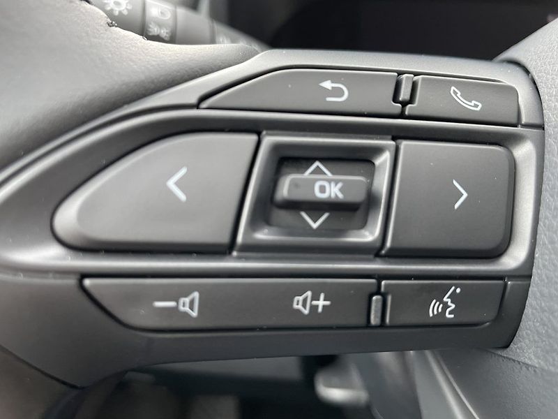 Toyota Yaris 1.5 Hybrid ODBĚR IHNED - fotka 24 z 27