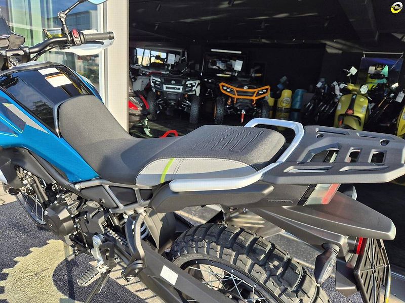CFMOTO 450 MT-R (2026) - fotka 69 z 78