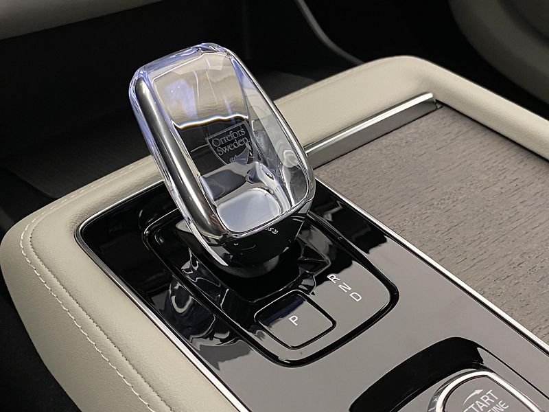 Volvo XC90 (2025) T8 AWD RECHARGE BRIGHT PLUS 7m - fotka 38 z 75