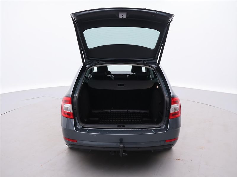 Škoda Octavia 2.0 TDI  DSG Style plus Tažné - fotka 9 z 24