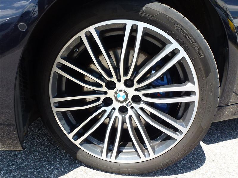BMW Řada 5 3,0 D X-Drive M-Paket  Carbon - fotka 50 z 62