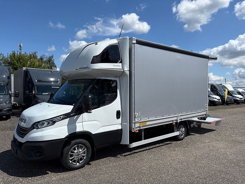 Iveco Daily (2026) 3.0, AUT, 8EP, Hyd.Čelo, Spaní - fotka 1 z 22