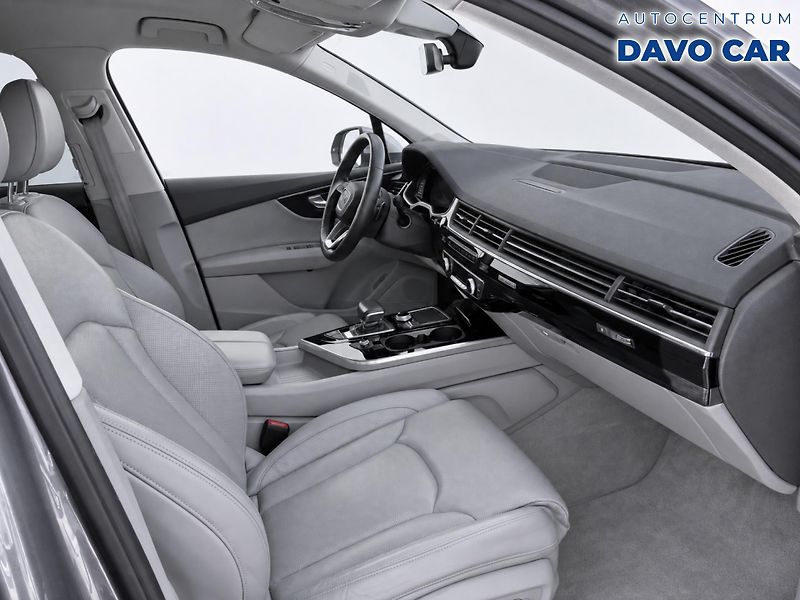 Audi Q7 3,0 TDI 200kW 4X4 360 BOSE Sof - fotka 12 z 36