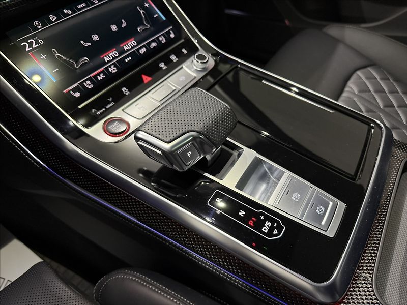Audi SQ7 4,0   TFSI 507HP MATRIX B&O ČR - fotka 20 z 41