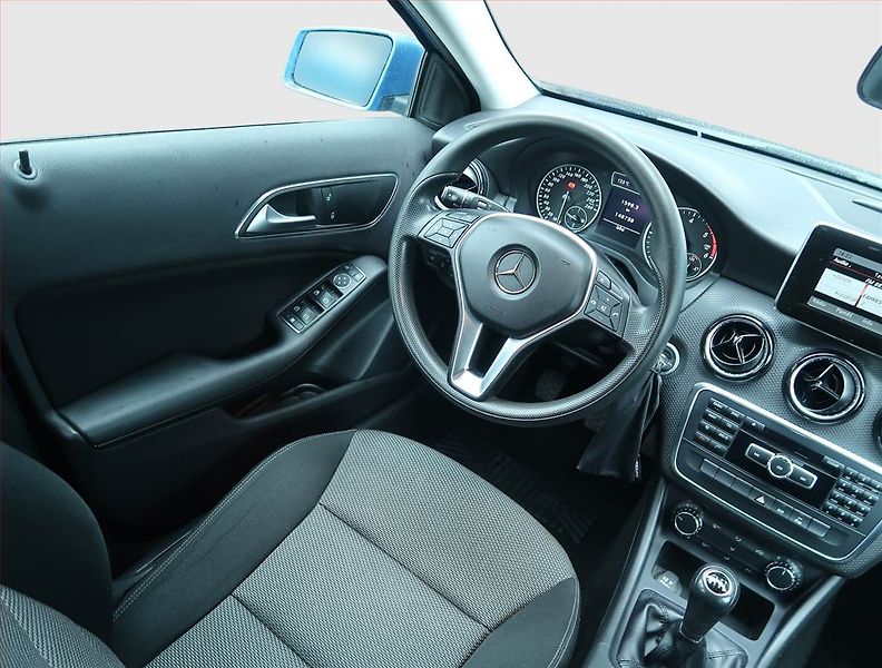 Mercedes-Benz Třídy A (2013) A 180 d, Park. senzory - fotka 7 z 16