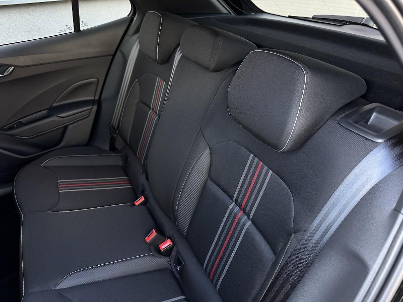 Škoda Fabia 1.0TSi 116PS Monte Carlo Bi-LE - fotka 33 z 37