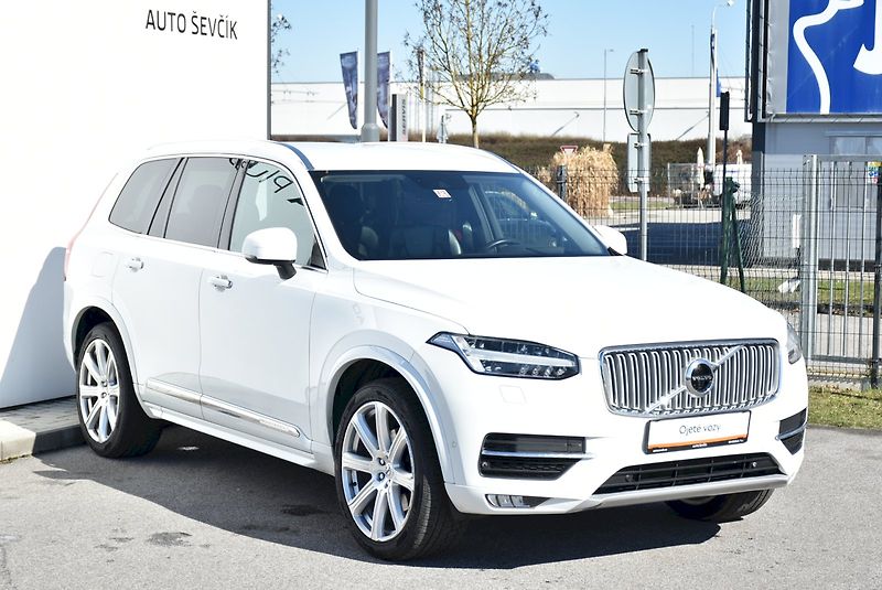 Volvo XC90 (2016) D5 - fotka 23 z 32