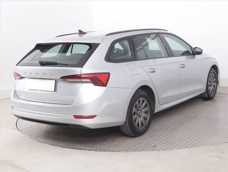 Škoda Octavia (2023) Ambition 2.0 TDI, ČR,1.maj - fotka 5 z 15