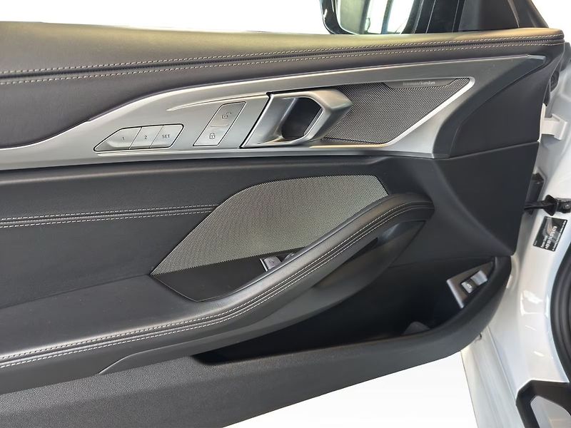 BMW Řada 8 M850i xDrive Coupé 10/2025 TOP - fotka 10 z 11