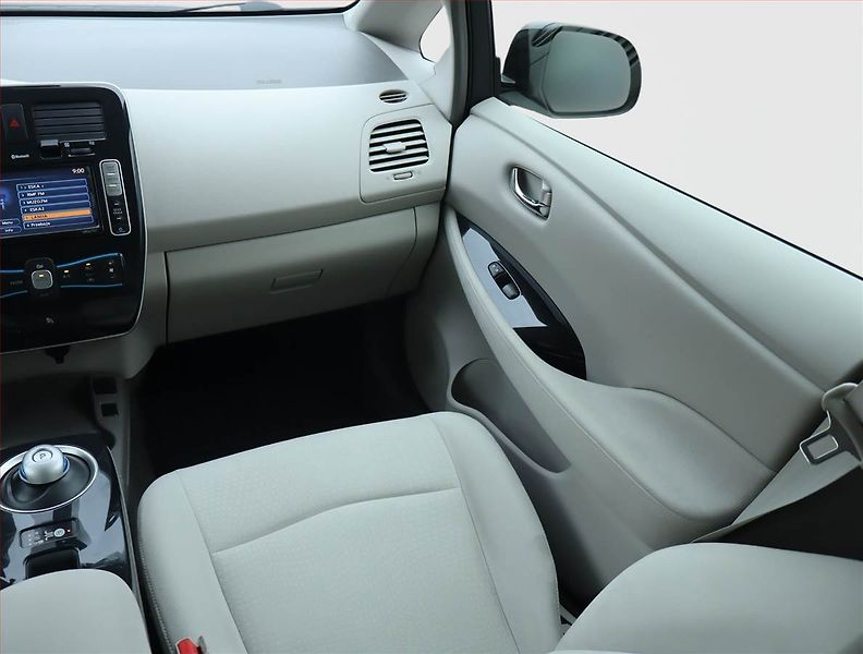 Nissan Leaf (2012) 24 kWh, SoH 62%, Automat - fotka 8 z 17