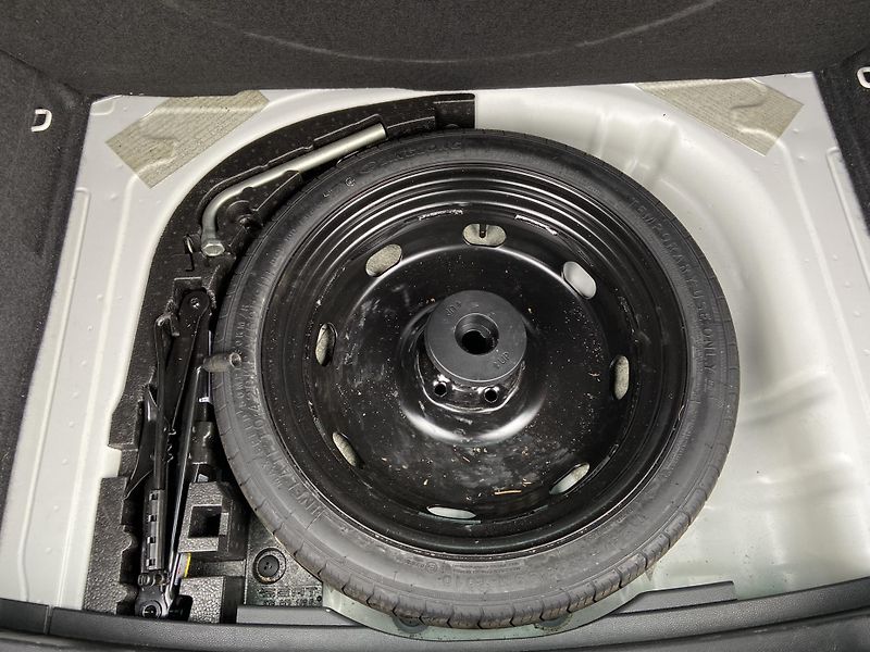Škoda Karoq 1.5 TSI DSG / 110 kW Style Plu - fotka 25 z 25