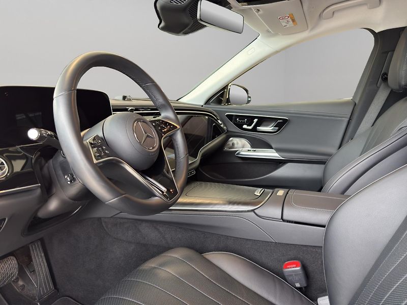 Mercedes-Benz Třídy E (2025) E 300 de 4MATIC kombi - fotka 9 z 22