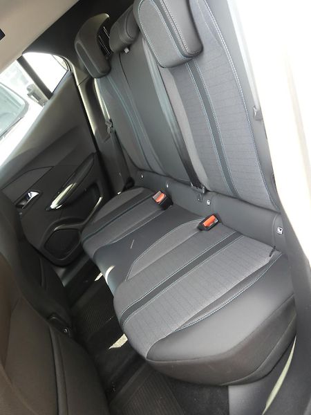 Peugeot 2008 (2022) 1,5 BlueHDi MAN6 - fotka 10 z 22