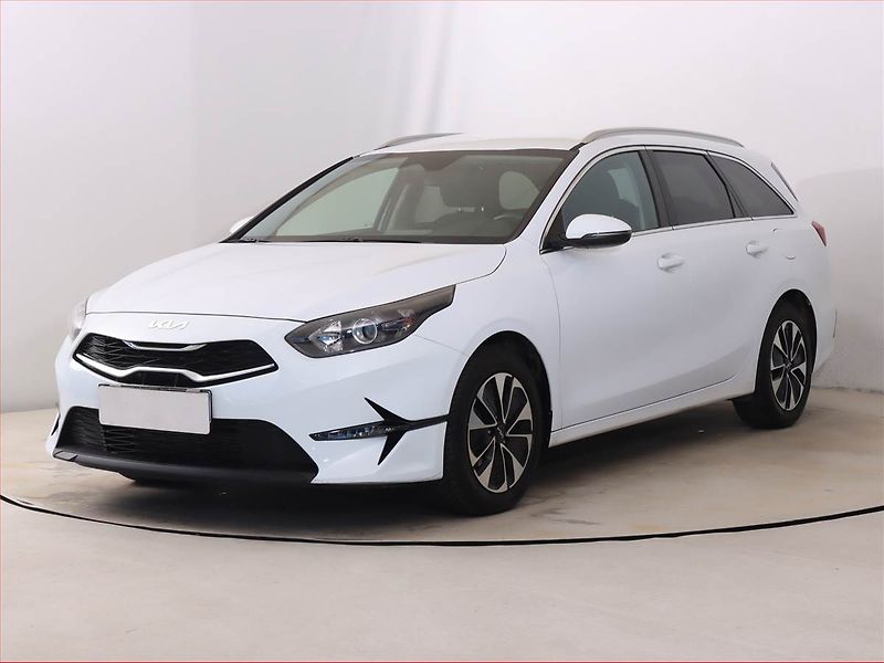 Kia Ceed (2025) 1.5 T-GDI - fotka 2 z 22